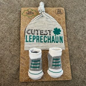 Baby Essentials Leprechaun Hat and Socks 0-6M